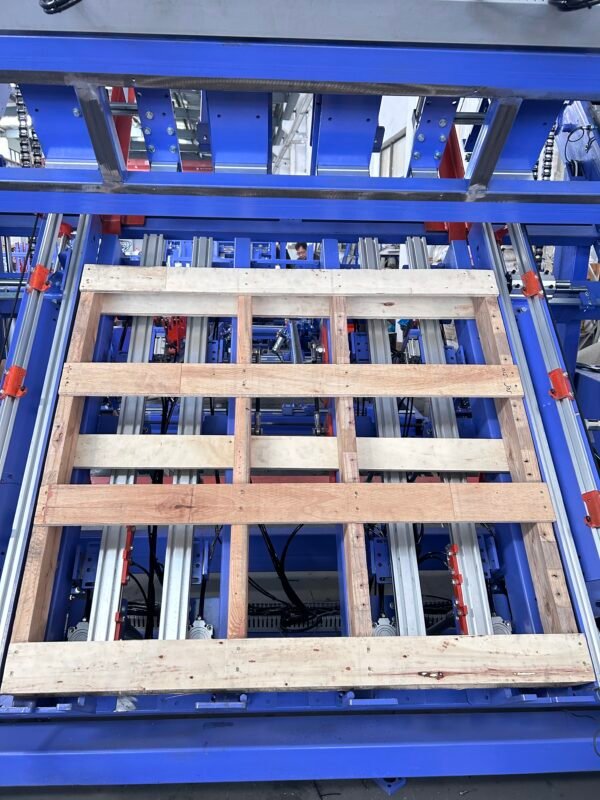 High Efficiency Pallet Manufacturing Machine - Image 5